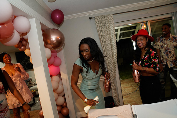 DHM40th-110